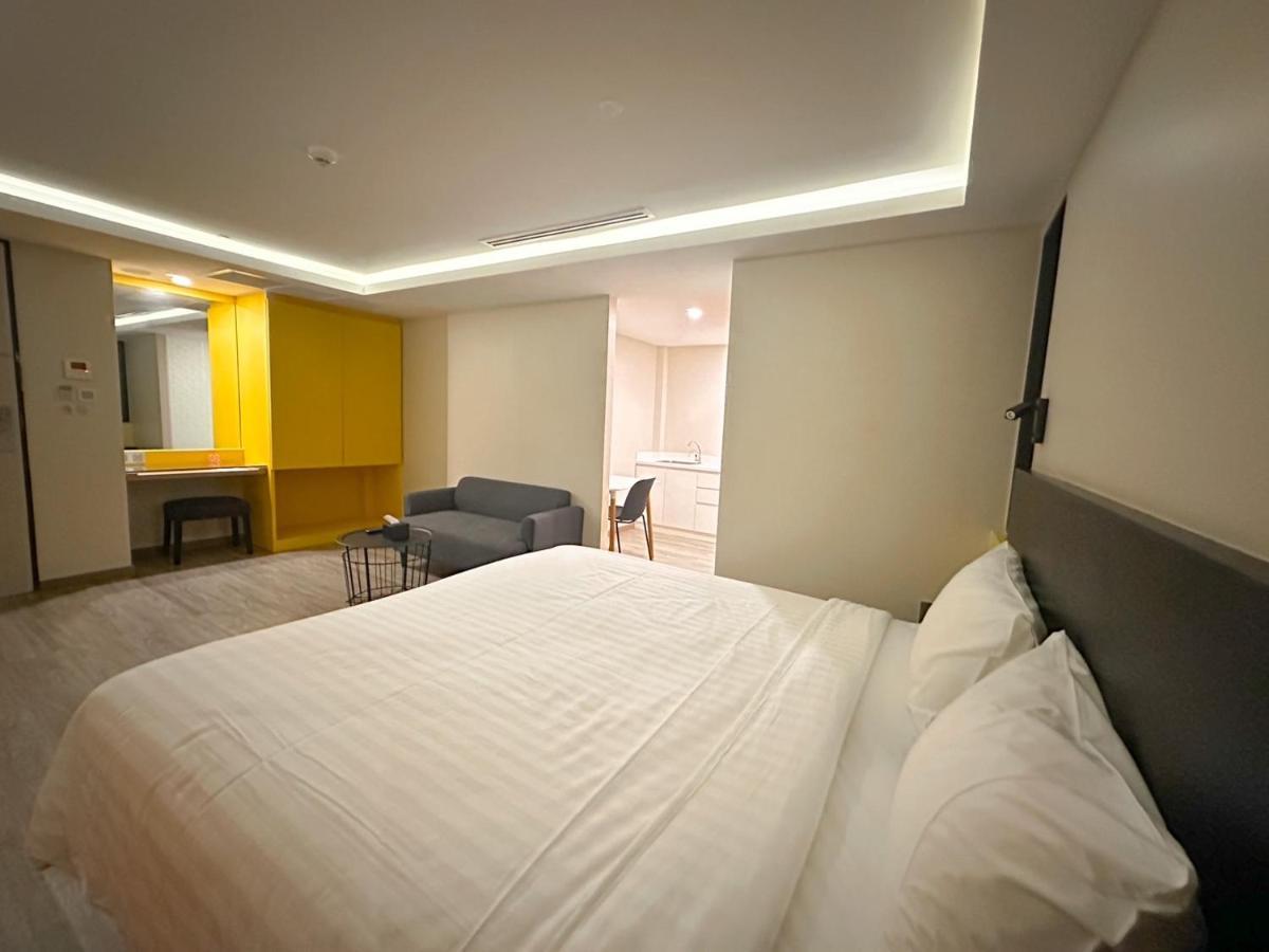 Hotel Z Zpaze 曼谷 外观 照片